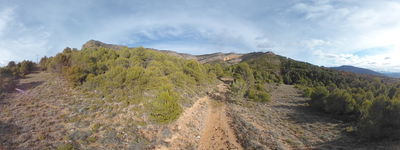 Creuem La Linia Electrica de Pessonada Tornarem Aqui En Tornant de La Font de La Figuera